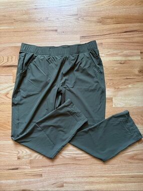 Eddie Bauer Women’s Size XL Olive Green Pull On Travel Pants
